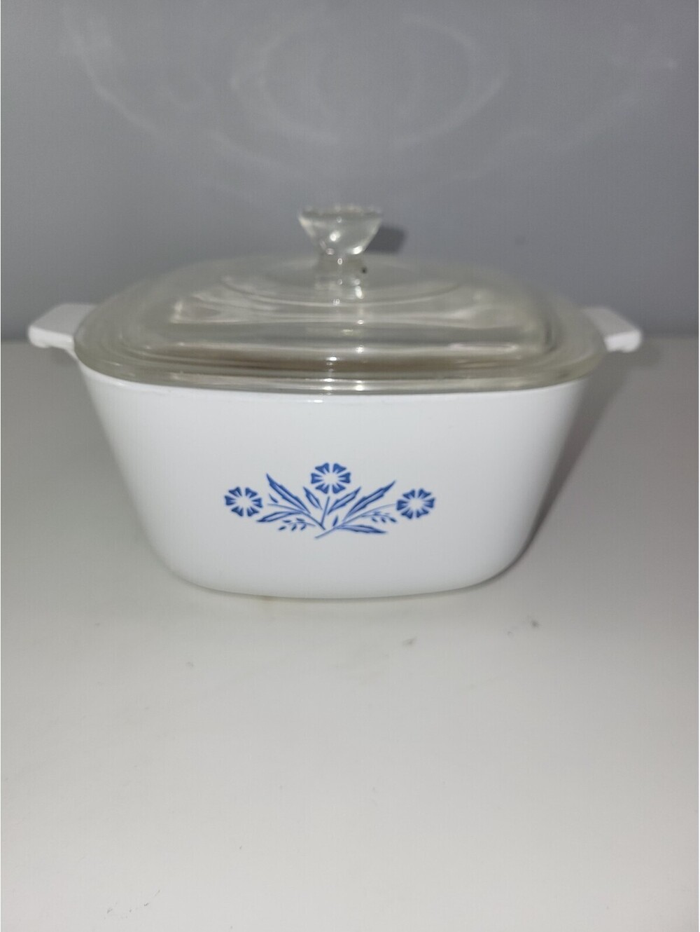 VINTAGE CORNING WARE BLUE CORNFLOWER P-1 3/4-B 7 CUP HANDLED DISH W/LID